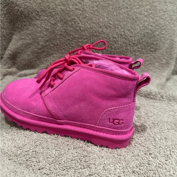 ugg neumel boots - Picture 3 of 6